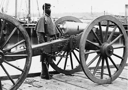 12-pounder Napoleon smoothbore cannon.jpg