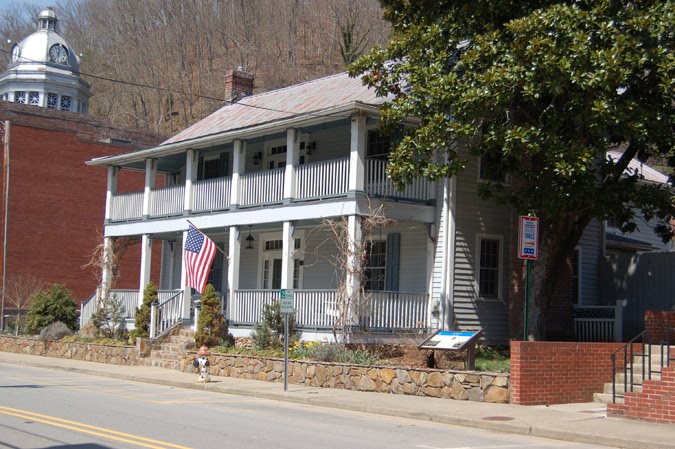 Colonel Lawrence Allen's house.jpg