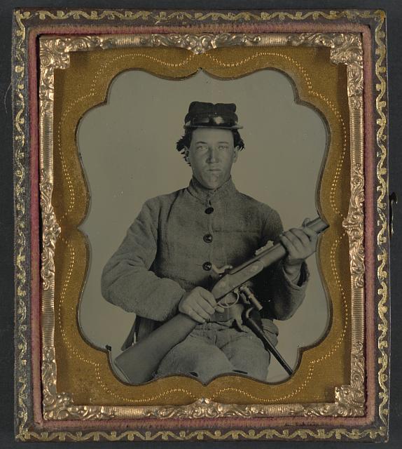 Confederate Cavalryman with Enfield rifle.jpg