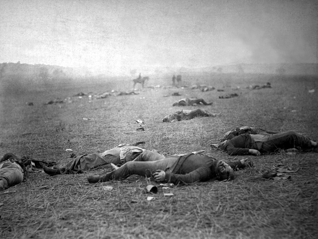 Dead Union soldiers on Gettysburg battlefield.jpg