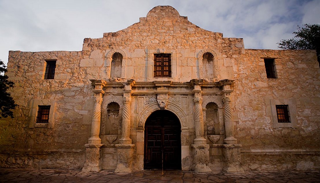 Santa Anna at the Alamo.jpg