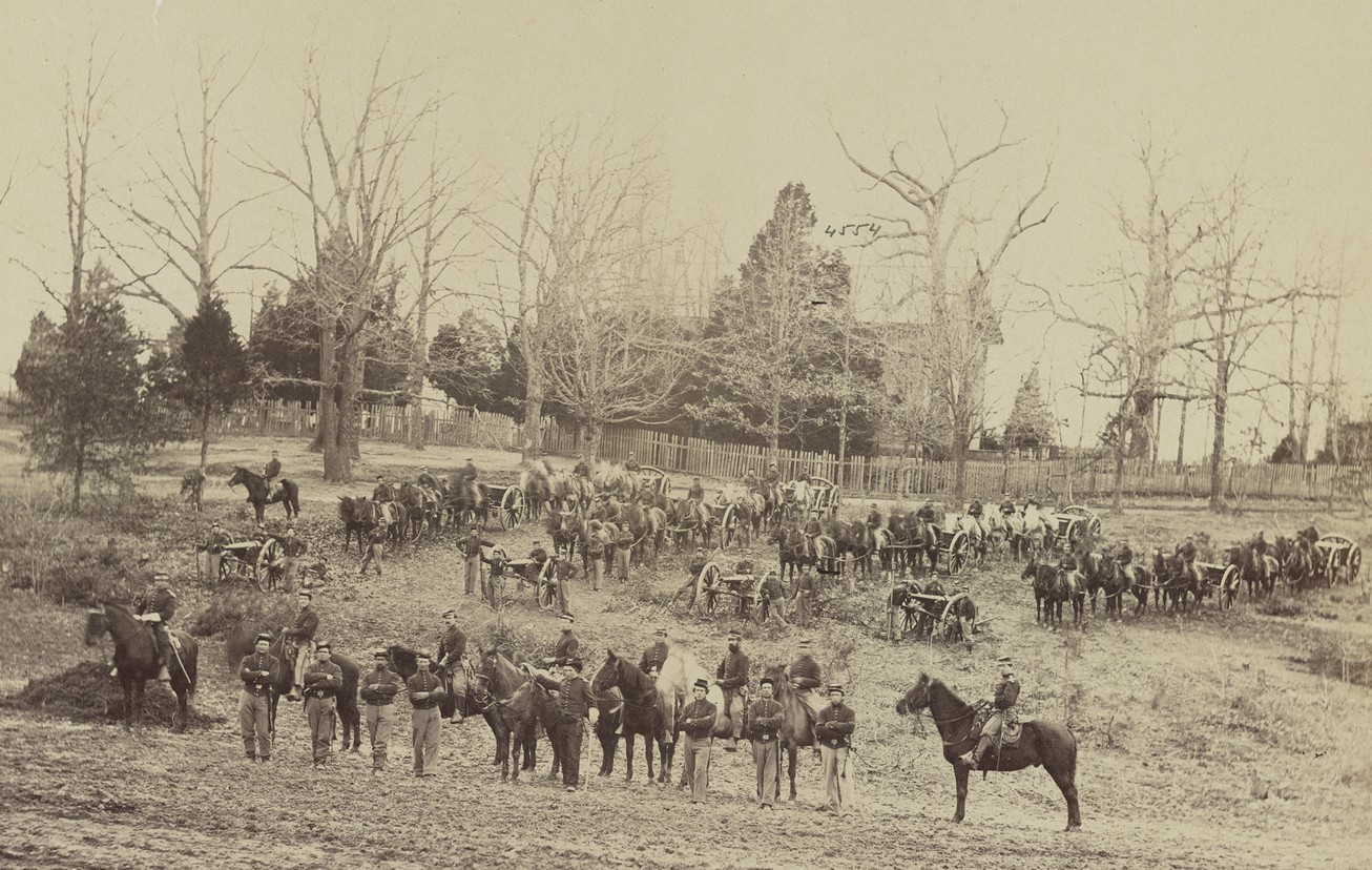 Union artillery and horses.jpg