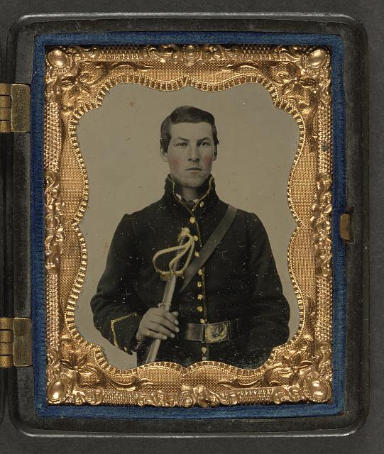 Union cavalryman holding saber.jpg