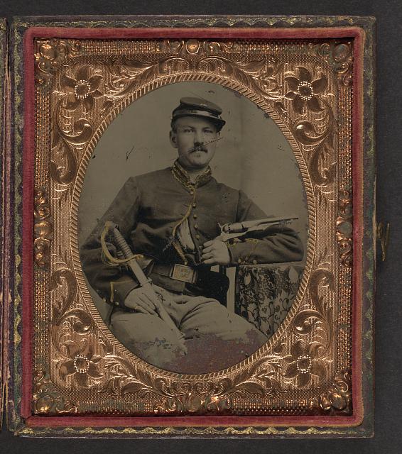 Union Cavalry Colt Revolver and Saber.jpg